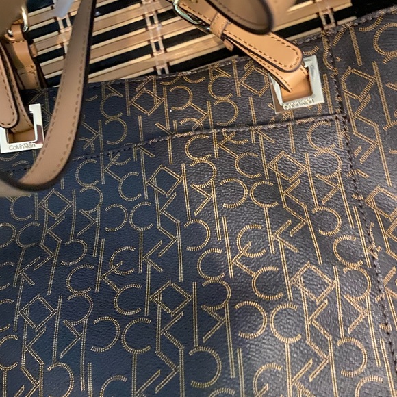 Calvin Klein purse , never worn , popped tags off - Picture 1 of 5